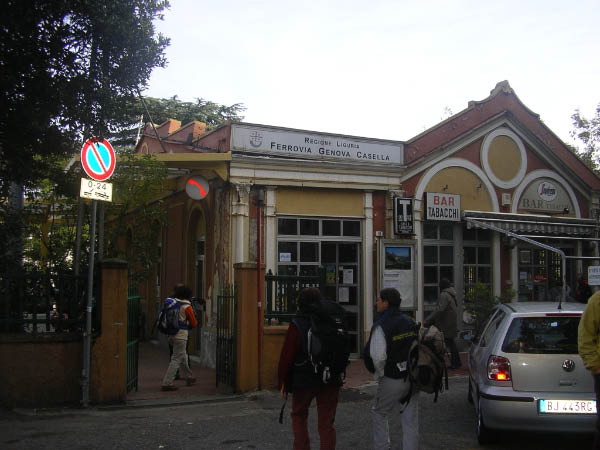 2006 11 12 I forti di Genova 002 Stazione Genova Casella