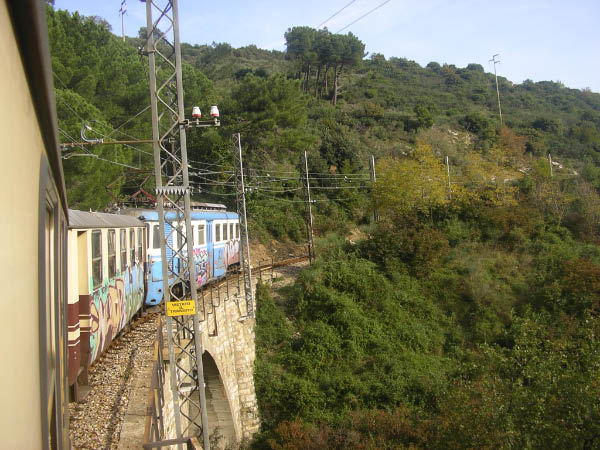 2006 11 12 I forti di Genova 014 Ferrovia Genova Casella